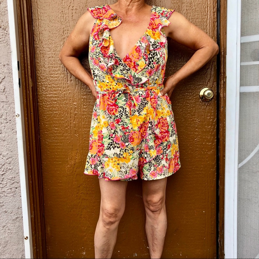Floral Guess Ruffle Summer Romper- Small EUC
